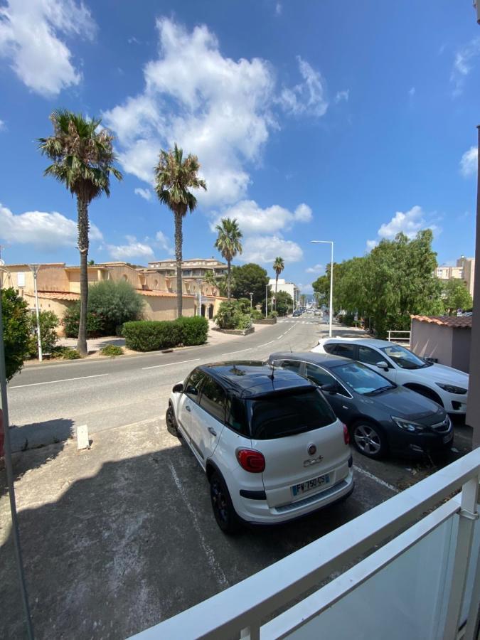 Studio Spacieux Avec Patio En Centre Ville كافالير سور مير المظهر الخارجي الصورة